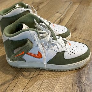 Nike Air Force 1 Mid QS